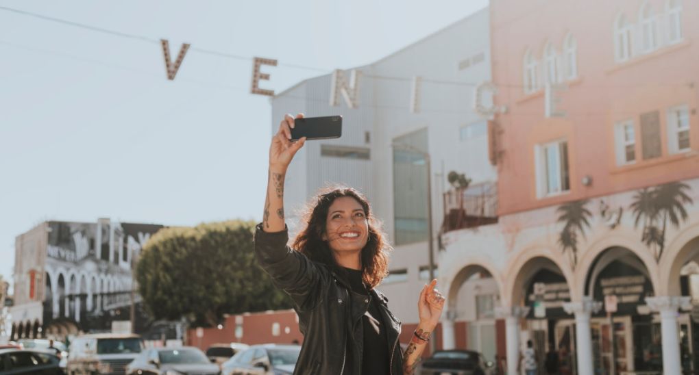 不上班便月入过万：自由职业者都是怎么赚钱的？