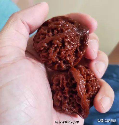 核桃盘时间长了为什么会变红玉化,盘的核桃发霉了怎么办