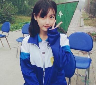 泰国校服的风景线,泰国曼谷大学的校服