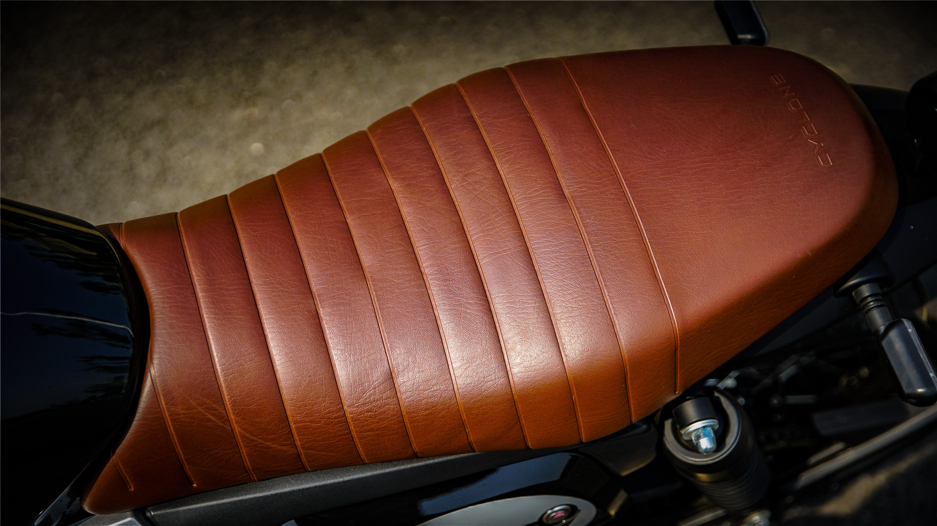 赛科龙RE3复古,re3复古测评