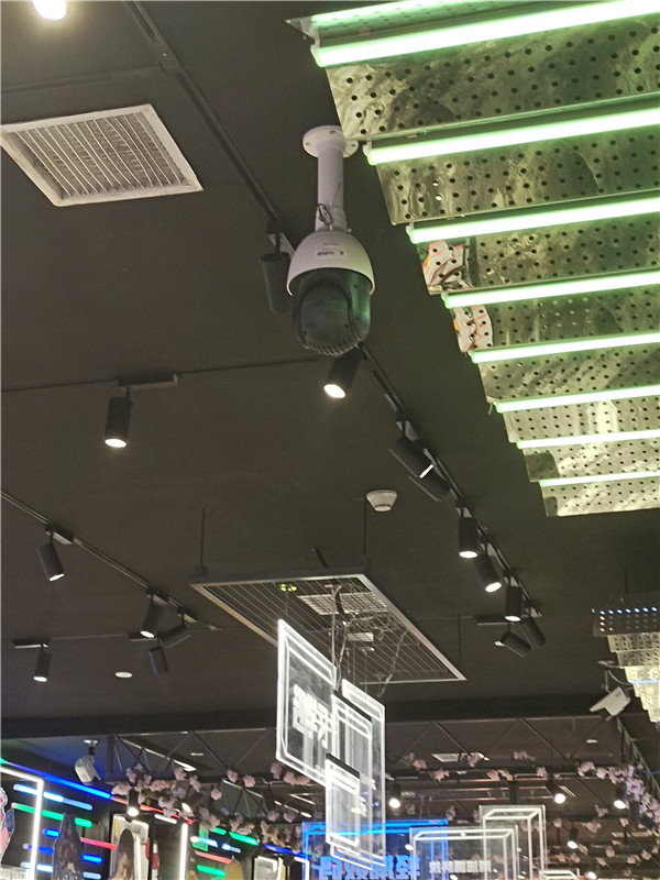 郑州酷乐潮玩4家门店被曝安装“万店掌”摄像头,商家:无人脸采集功能