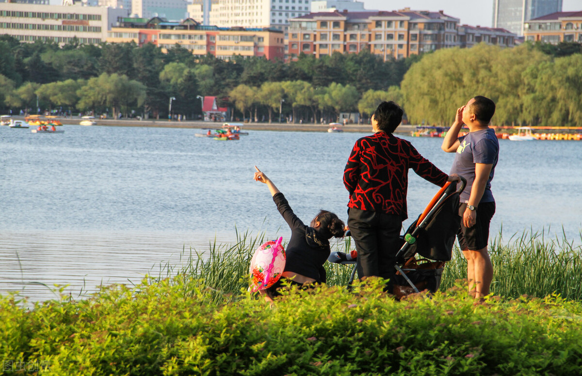 穷则独善其身达则兼济天下搞笑,穷则独善其身达则兼济天下怎么接