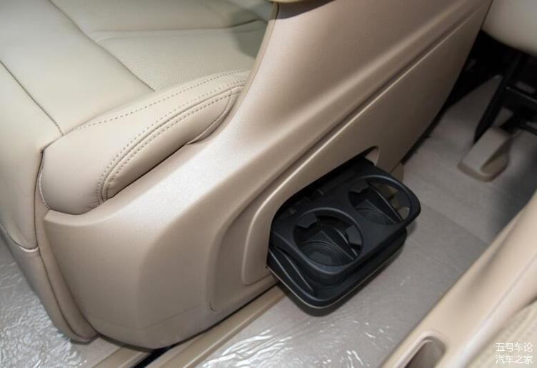 威然和gl8哪个上档次,威然和gl8哪个操作性更强