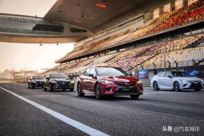 颜值爆表，用料厚道，凯美瑞告诉你什么叫中型车典范