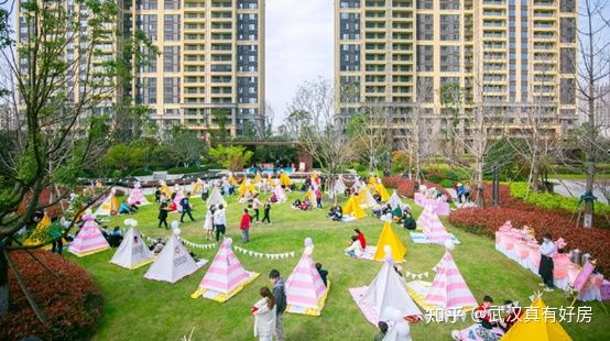 龙湖的物业好还是绿帝的物业好,龙湖的物业到底比别人好在哪里