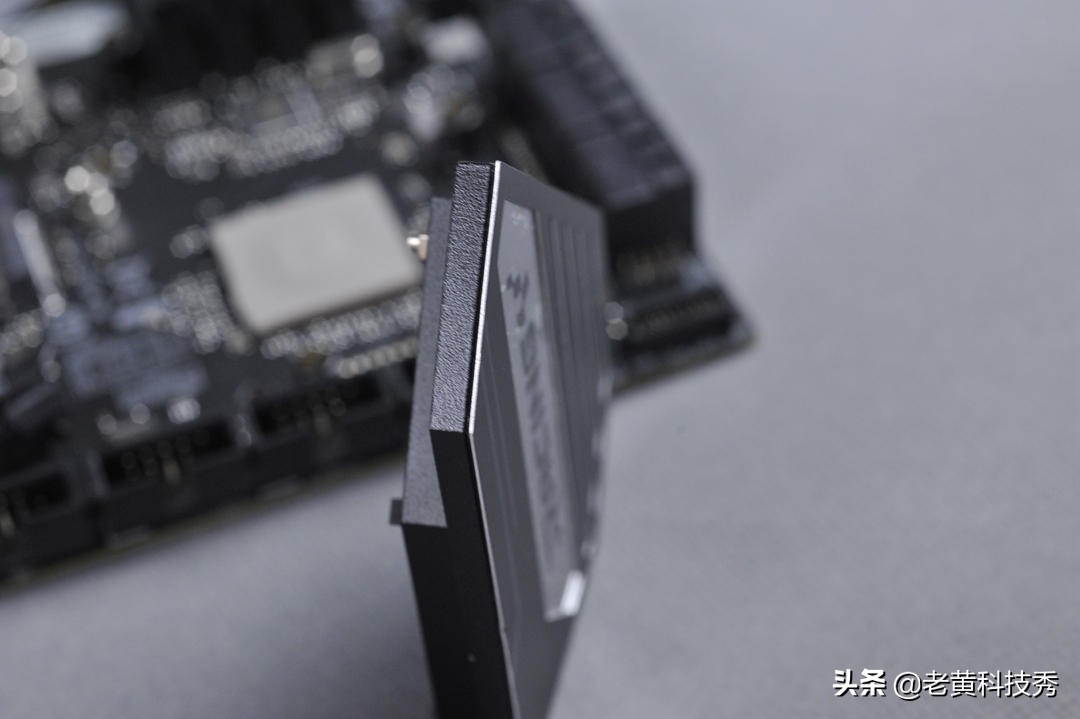 b560主板拆解,全新b560主板