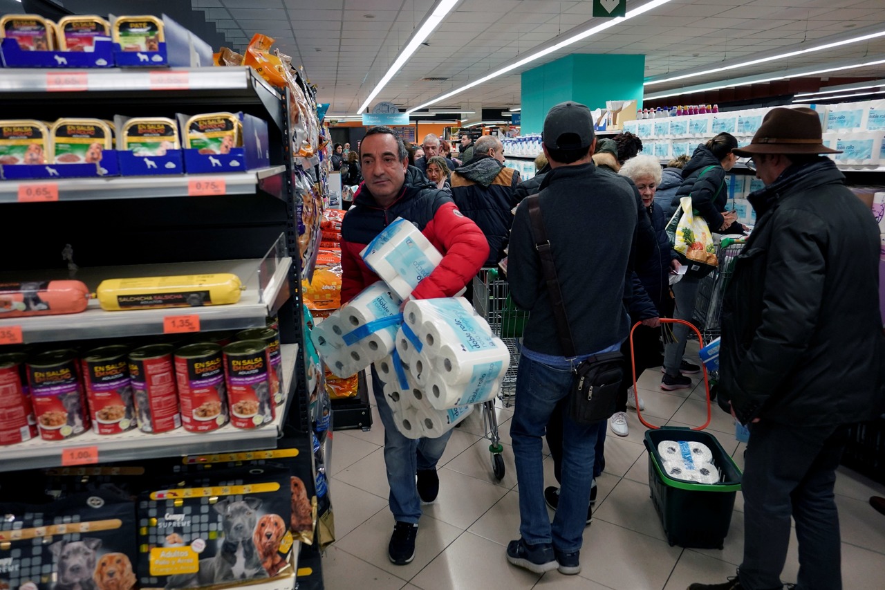 西班牙封城禁止出门吗,欧洲疫情最严重的国家西班牙