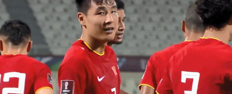 国足2球领先被追平,国足2-1逆转泰国武磊过人