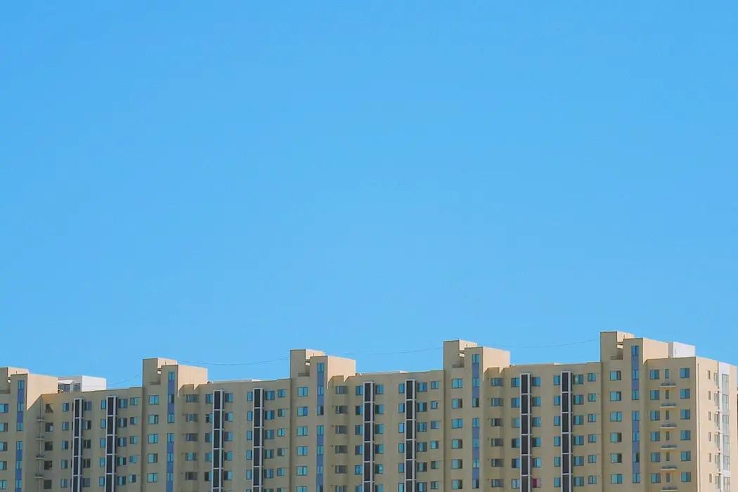 如何在熊市中找到投资机会,如何在股票市场中稳健投资