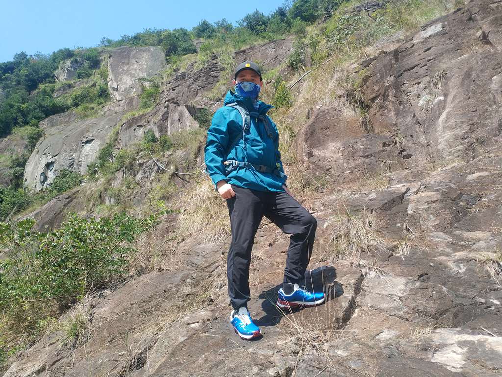 顺心而行--诺诗兰雨影冲锋衣体验