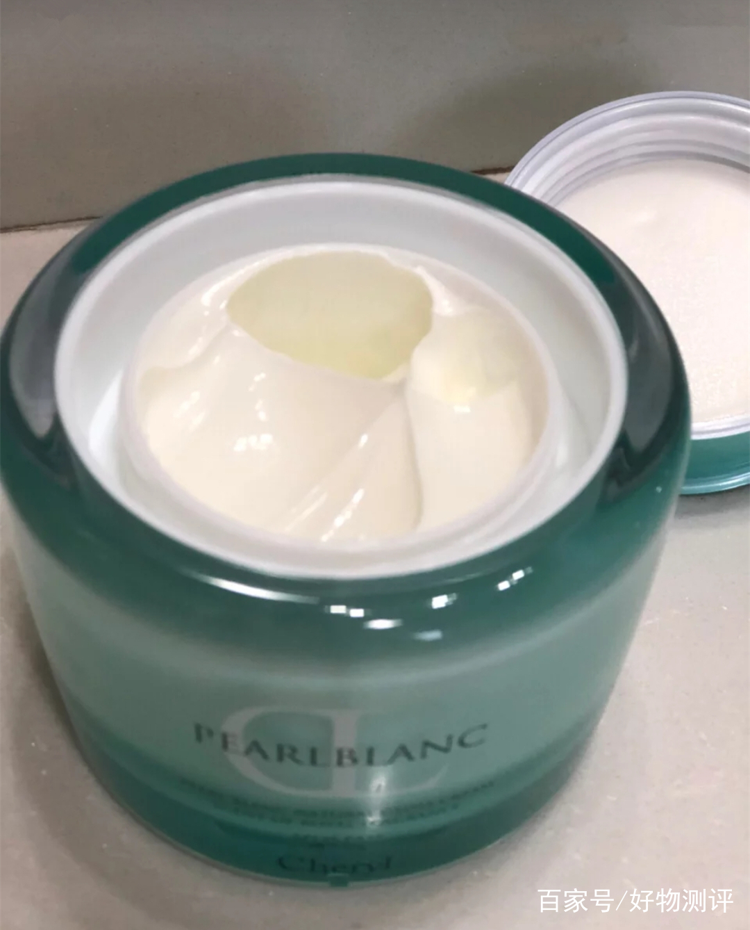 自然不显白的素颜霜,既能美白又能养肤的素颜霜