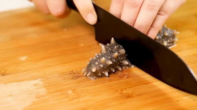 大虾比猪肉还便宜，抢购10斤，这样处理，放几个月都很新鲜