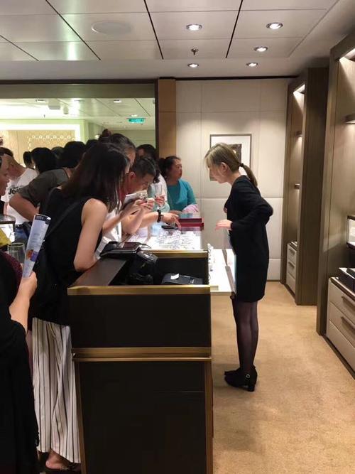 去专柜柜姐服务态度不好怎么办,专柜柜姐态度不好可以投诉吗