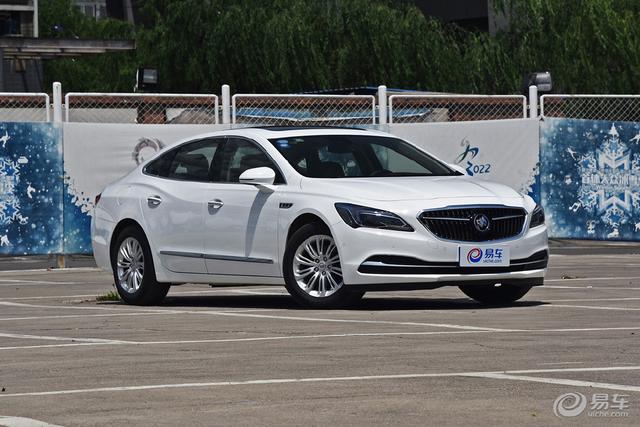 暗访别克君越的车主,这位车主说出了别克君越的优点和缺点