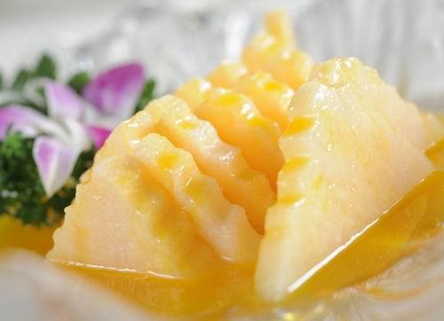 菠萝为什么要用盐水泡一会儿,菠萝为什么要在盐水中泡一会儿