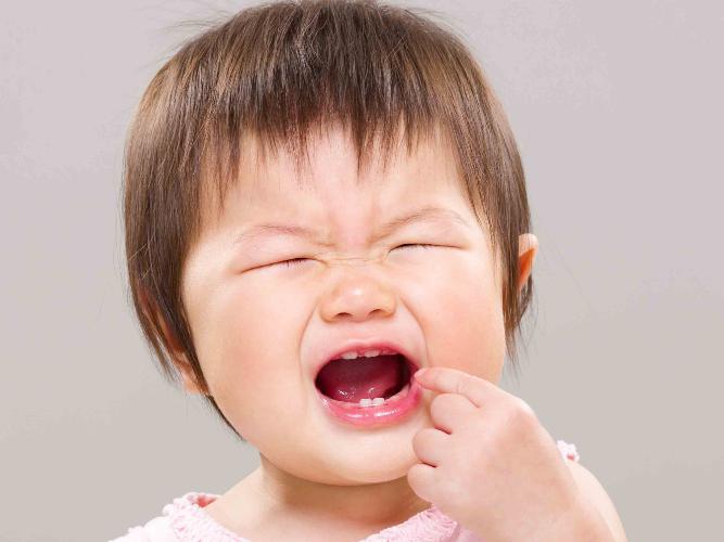 孩子积食导致的嘴里恶臭,小孩嘴里有味是消化不好吗