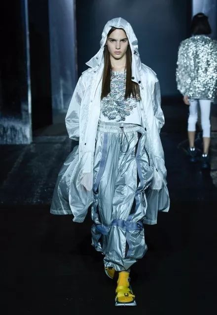 mcm为什么有的深有的浅,mc为什么喜欢奚梦瑶