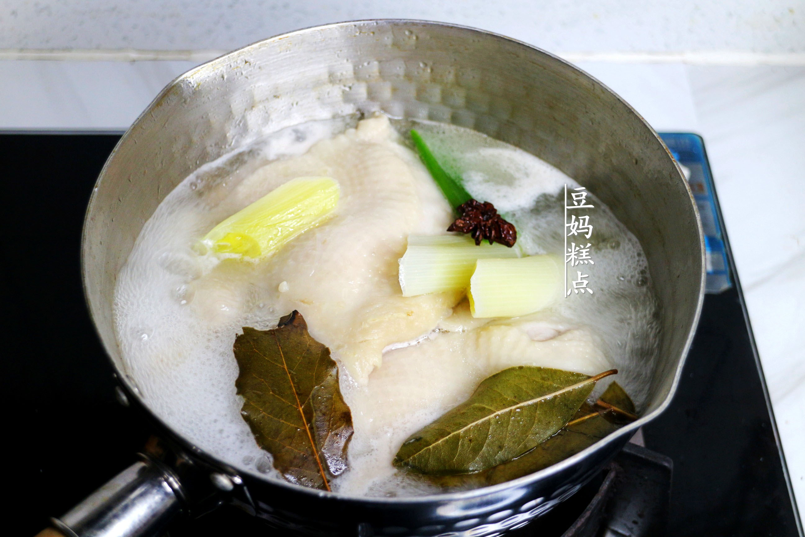 大盘鸡怎么做,大年三十鸡怎么吃好呢