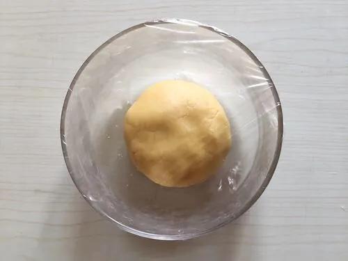 酥脆蛋挞加奶油,冰冷的蛋挞酥脆