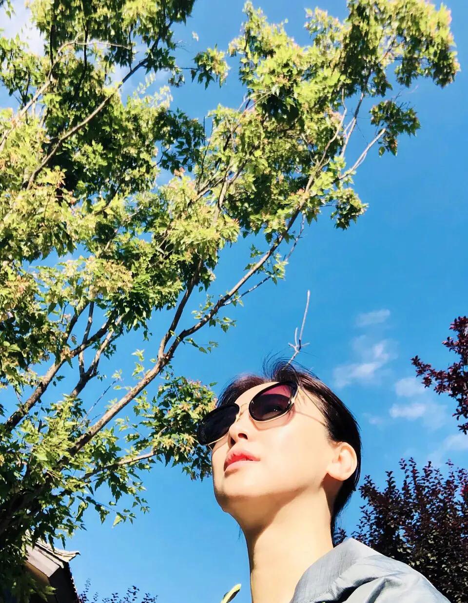 有时候使人疲惫的不是远方的高山,让人疲惫的不是远山而是鞋里的沙