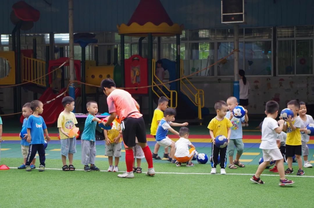 玩转小足球,玩转足球游园会的感想