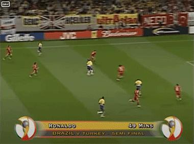 最经典的10大进球,足球十大精彩进球罗纳尔多