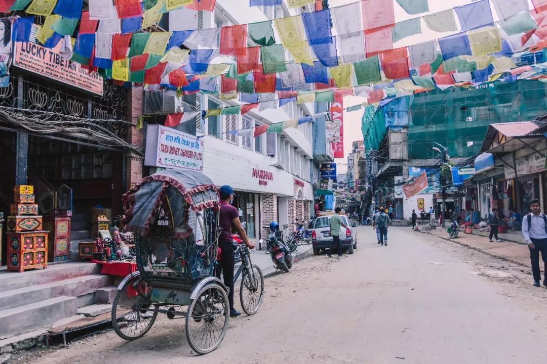 这个微笑国度，见人就夸漂亮，300元就能在天空滑翔