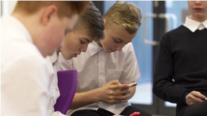 家长不给孩子买智能手表怎么办,该不该给孩子买智能手表