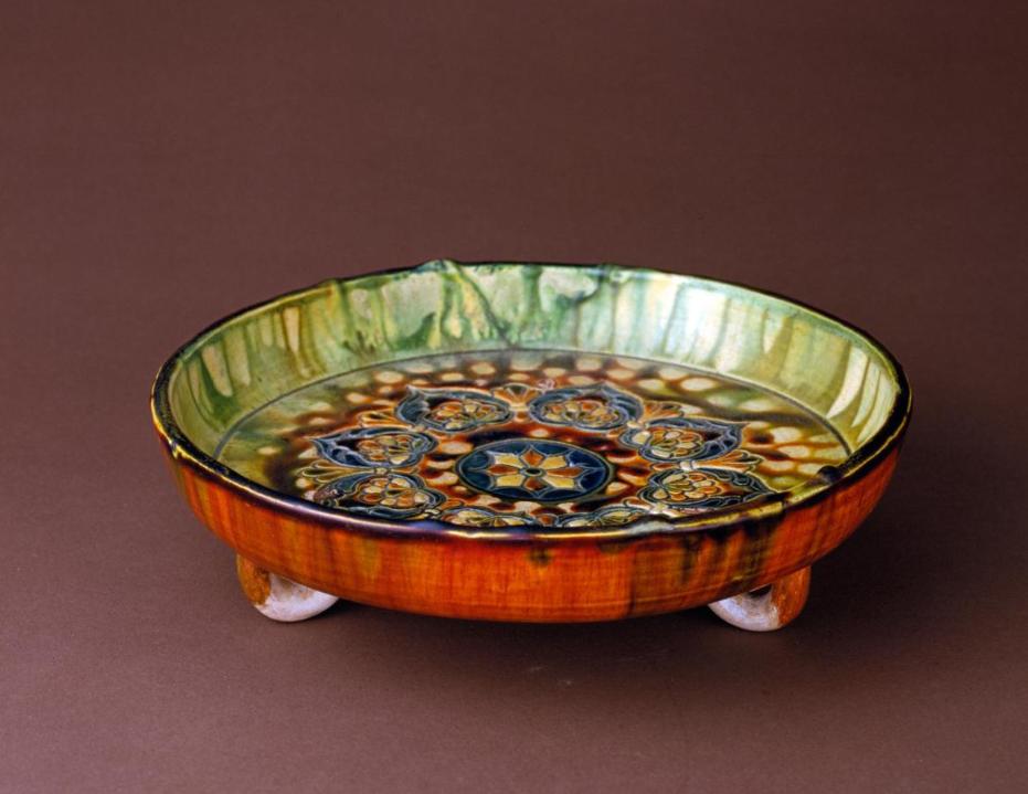 瓷器莲花纹的设计之美和文化内涵,陶瓷莲花纹