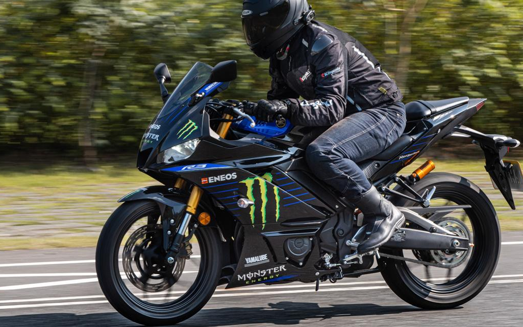 雅马哈r3点评,雅马哈r3和ktmduke390选哪个好