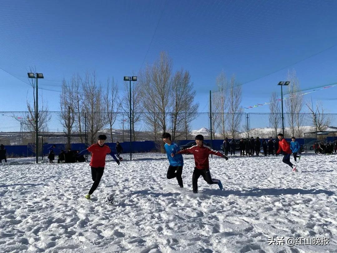 真会玩！不一样的足球赛，他们玩嗨了……