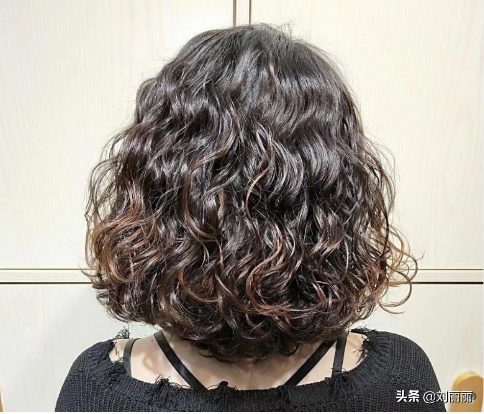 满头烫小卷真洋气适合各个年龄段,短发小卷满头烫40-50岁