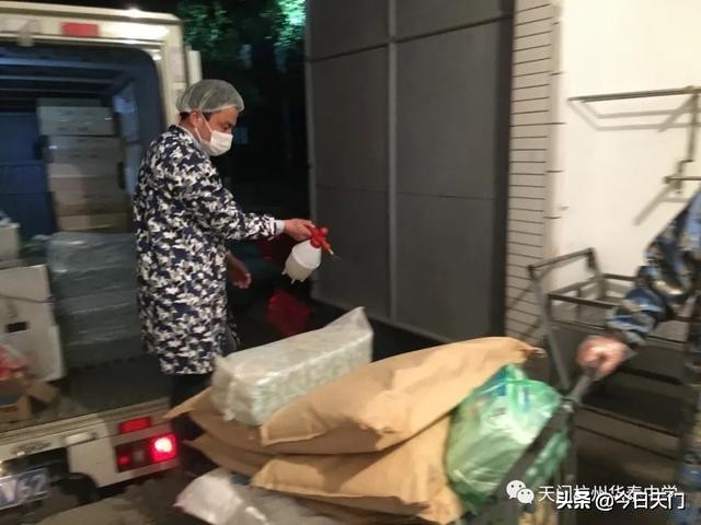 华泰后勤献爱心,暖心饭菜送一医——湖北天门华泰中学为市人民医院提供早中晚饭菜小记