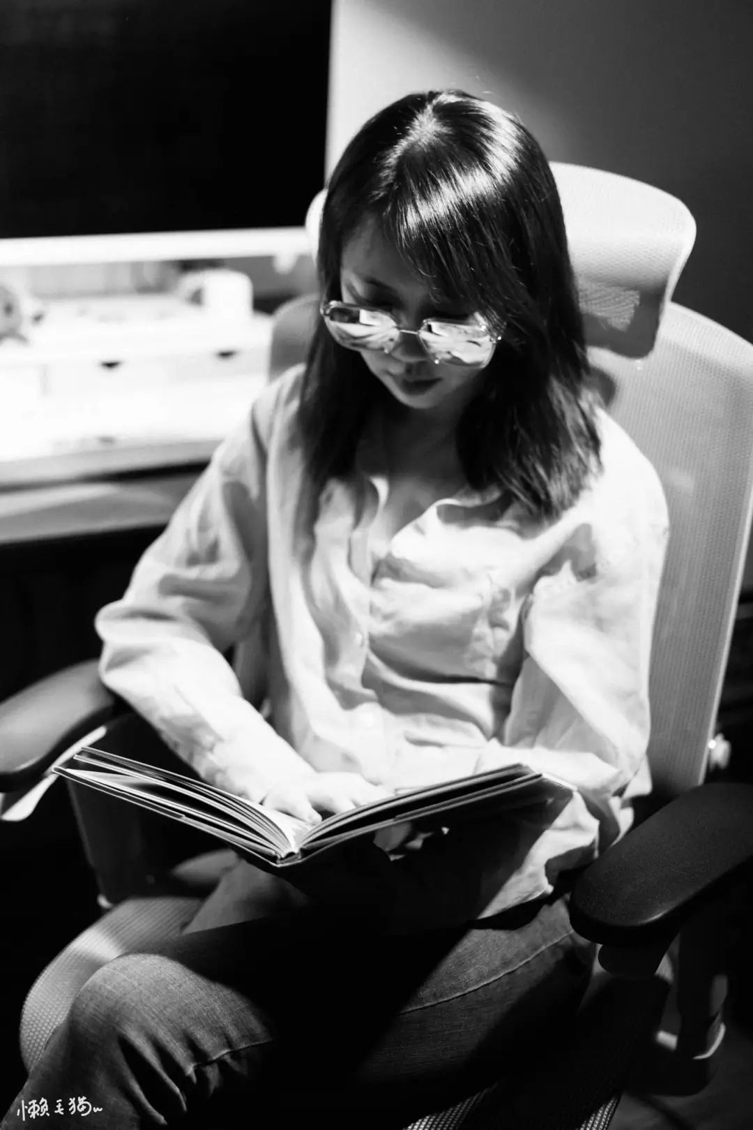 摄影灯需要灯泡吗,摄影灯与日光灯的区别