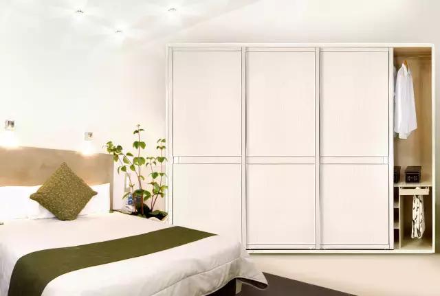 床头柜和衣柜一体设计非常鸡肋,床头柜衣柜一体太鸡肋