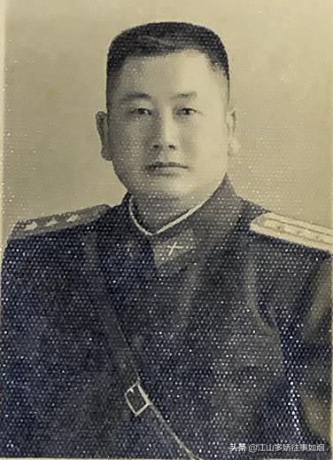 飞夺泸定桥是哪个军长指挥的,指挥红军夺取泸定桥的团长