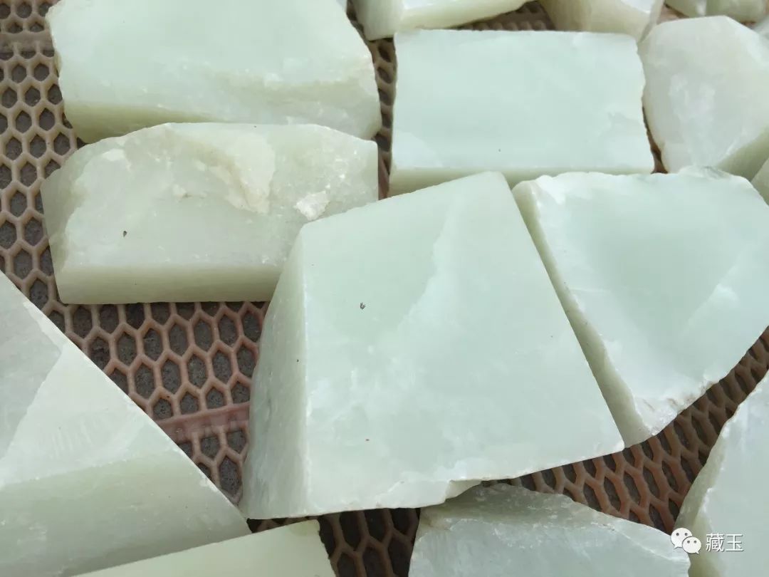 韩料和田玉为什么不受大众喜爱,韩料和田玉值得入手吗