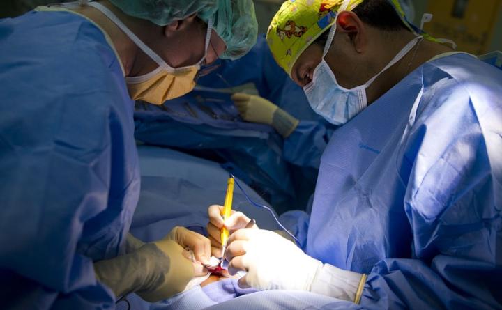 手臂和手逐渐疼痛难耐？这可能是高血糖导致的