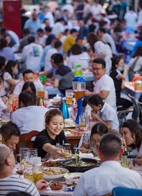 2020年新疆的夜生活,新疆夜生活美食风情