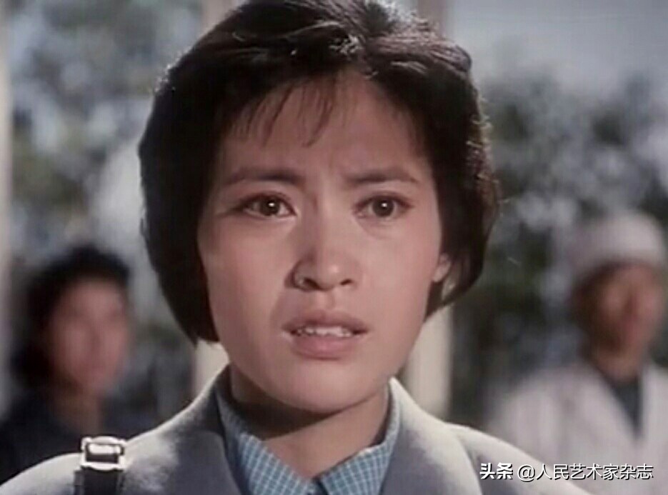 她是80年代长影厂当家花旦，19岁因报幕被选中出演平原游击队，中年无戏可拍，复出电影由钟南山担任顾问