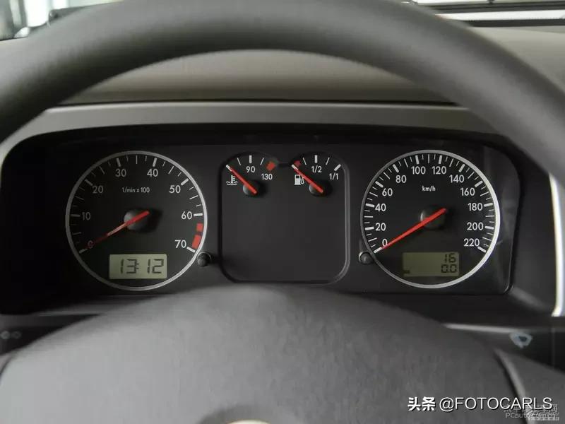 大众桑塔纳志俊1.8L实拍,当年性价比超高的B级车,你作何评价?