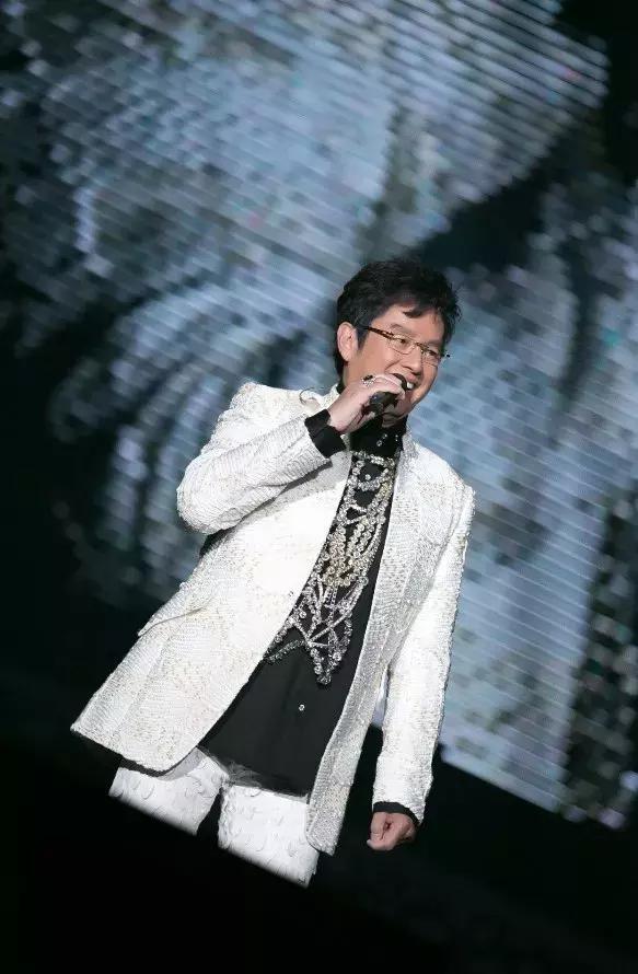 谭咏麟笑唱人生40年音乐派对,银河岁月40载演唱会谭咏麟北京站