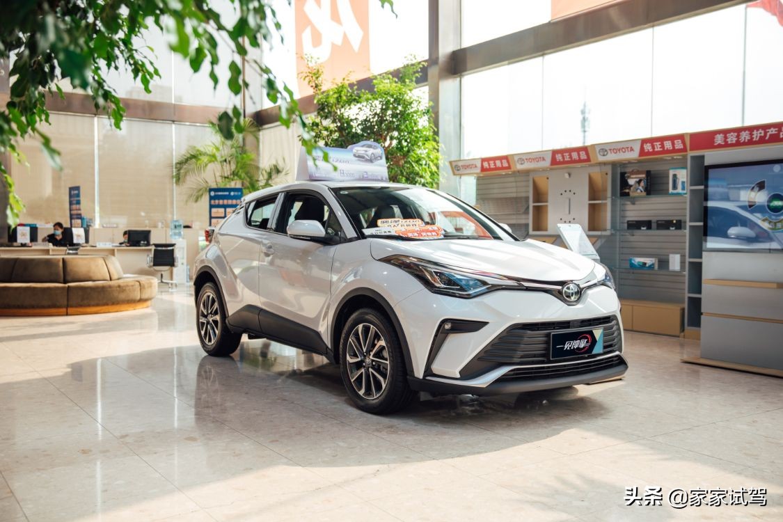 年轻人的第一辆suv选谁更合适,年轻人第一辆车推荐suv保值