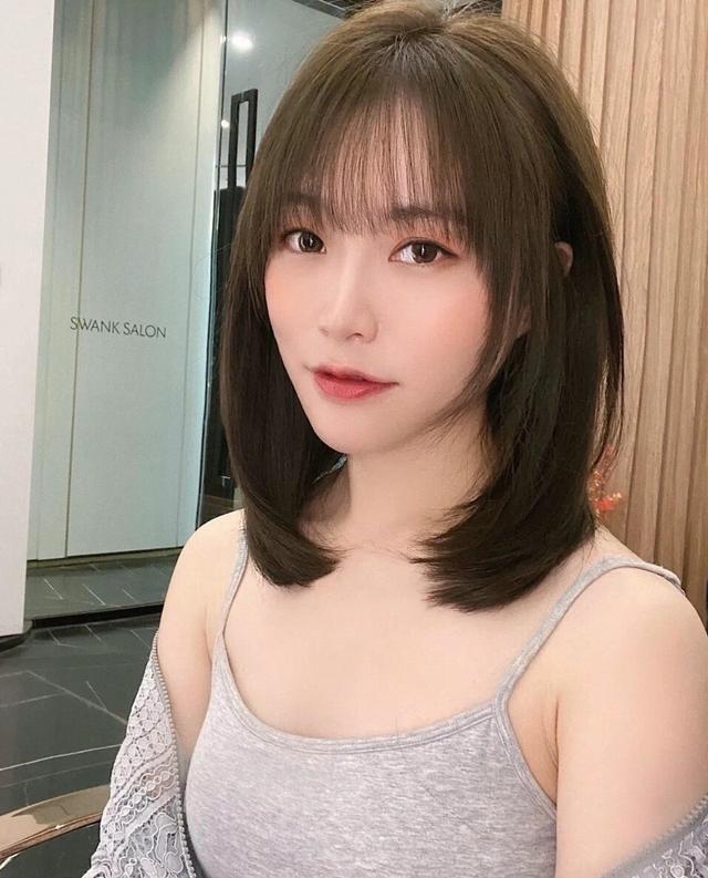 下颚宽羊毛卷中短发,下颌骨宽大刘海发型