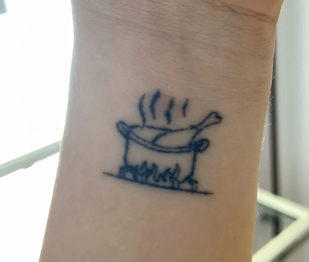 有纹身的女孩怎么样了,女生纹身后悔了怎么办