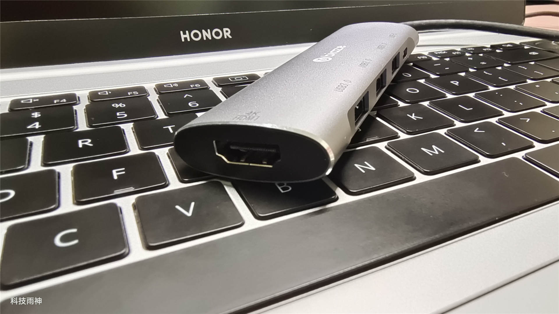 荣耀触摸屏笔记本16寸测评,荣耀笔记本最新屏幕介绍