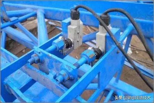 内悬浮抱杆组塔施工步骤,企业自己造超大型落地双平臂抱杆