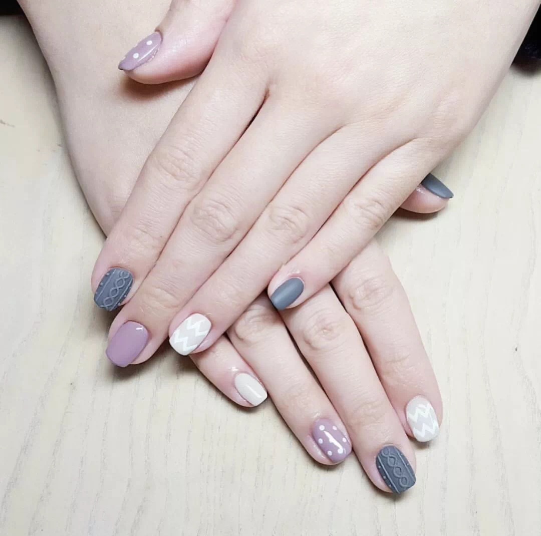 可爱又时髦的毛衣美甲教程，是时候给你的指尖换上“冬装”啦！