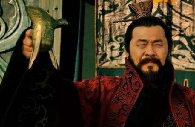 为什么吕布投降了曹操却仍被杀了,吕布为什么被曹操给斩了