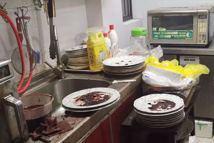 触目惊心的餐饮后厨,触目惊心黄记煌后厨